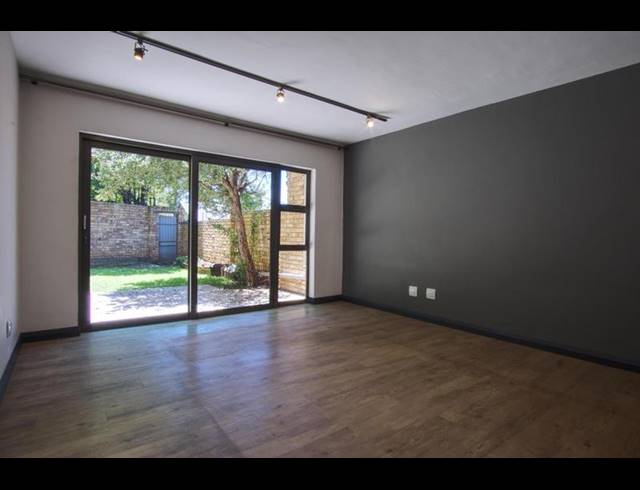 4 BEDROOM TOWNHOUSE FOR SALE IN VICTORY PARK